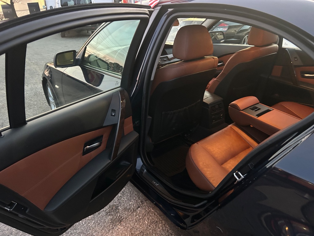 2004 BMW 5 Series 545i - Photo 9