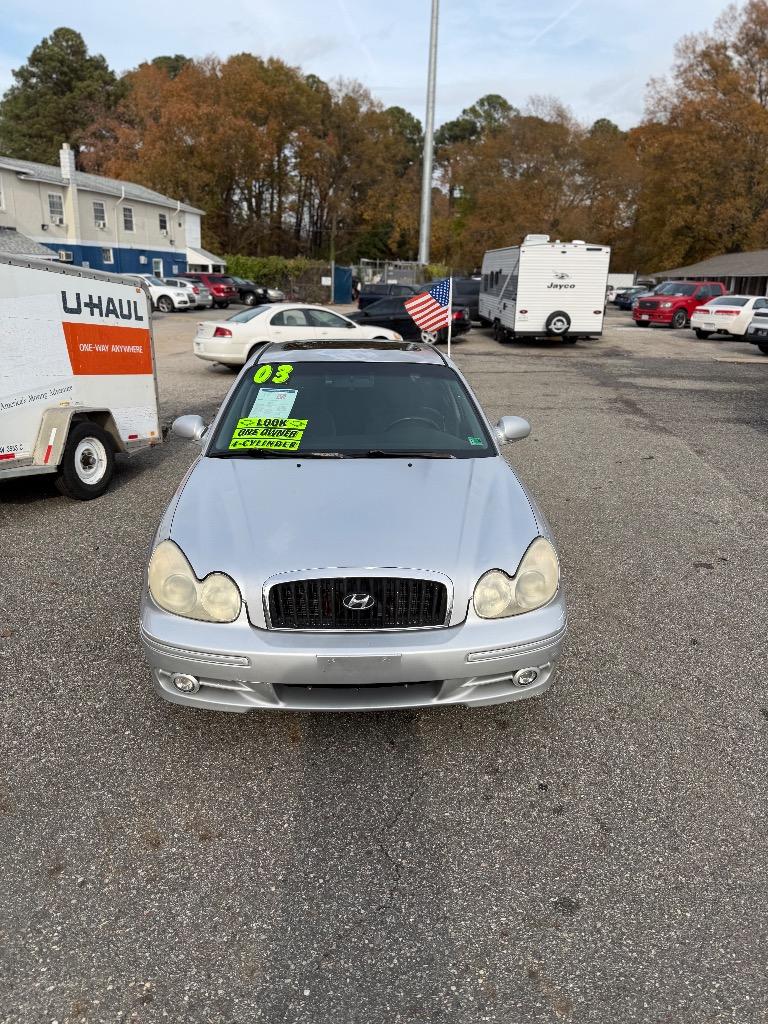 2003 Hyundai Sonata Base's photo