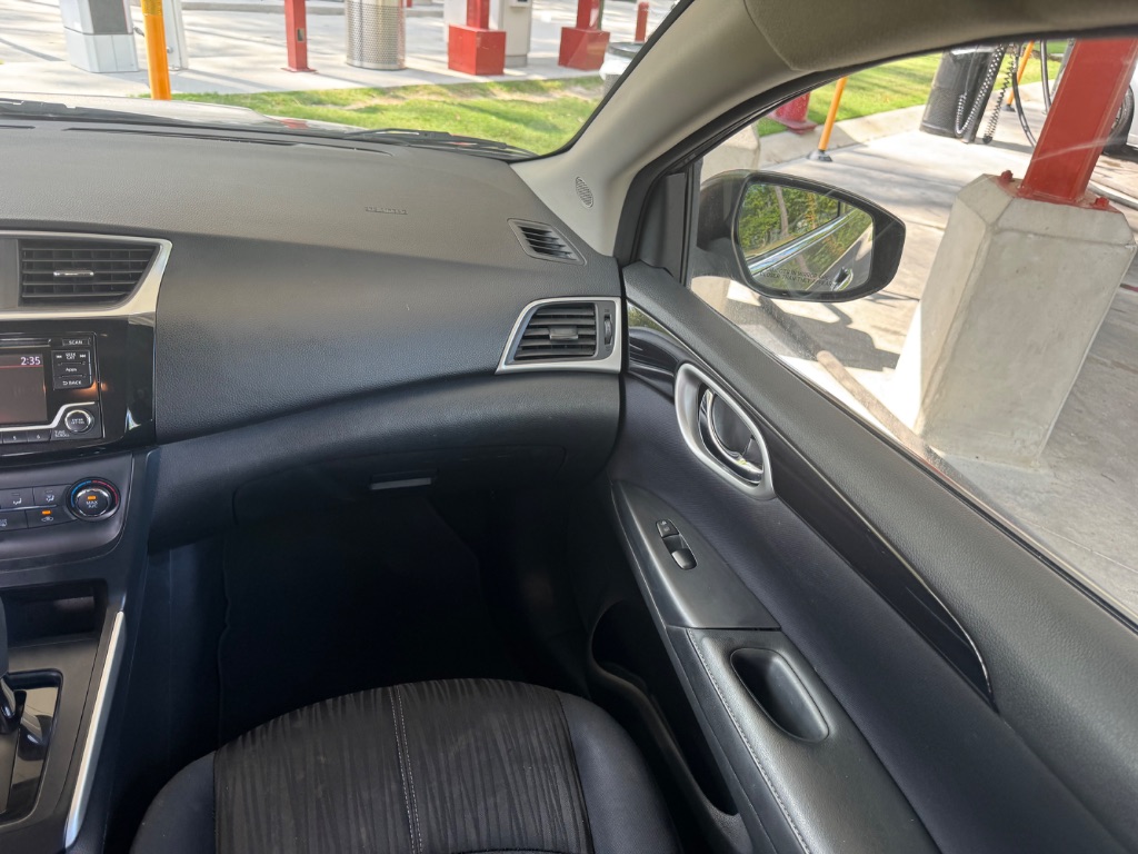 2016 Nissan Sentra SV - Photo 18