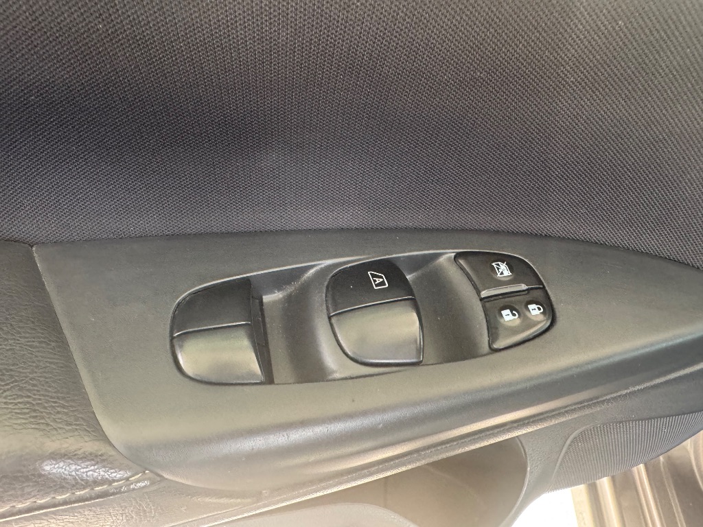 2016 Nissan Sentra SV - Photo 11